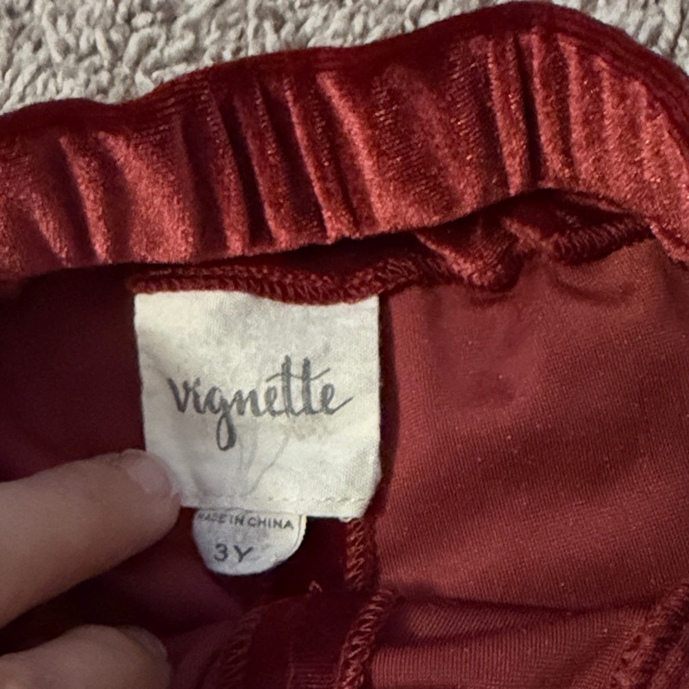 Kids Velvet Ruffle Shorts - Red - Picture 2 of 3